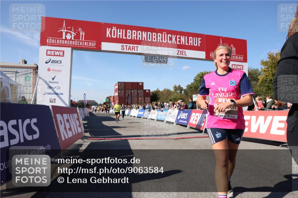 03.10.2025 - Köhlbrandbrückenlauf Lena Gebhardt http://msf.ph/oto/9063584 03.10.2025 13:12:49 Ziel 4048, 4391, 4392, 4527, 4671, 4855, 4965, 4975, 5874, 5916, 6497, 6588, 6791 meine-sportfotos.de