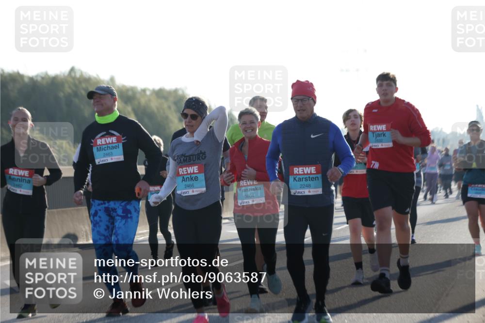 03.10.2025 - Köhlbrandbrückenlauf Jannik Wohlers http://msf.ph/oto/9063587 03.10.2025 09:24:15 Position 3 2462, 2463, 2466, 3604, 2248, 2632 meine-sportfotos.de