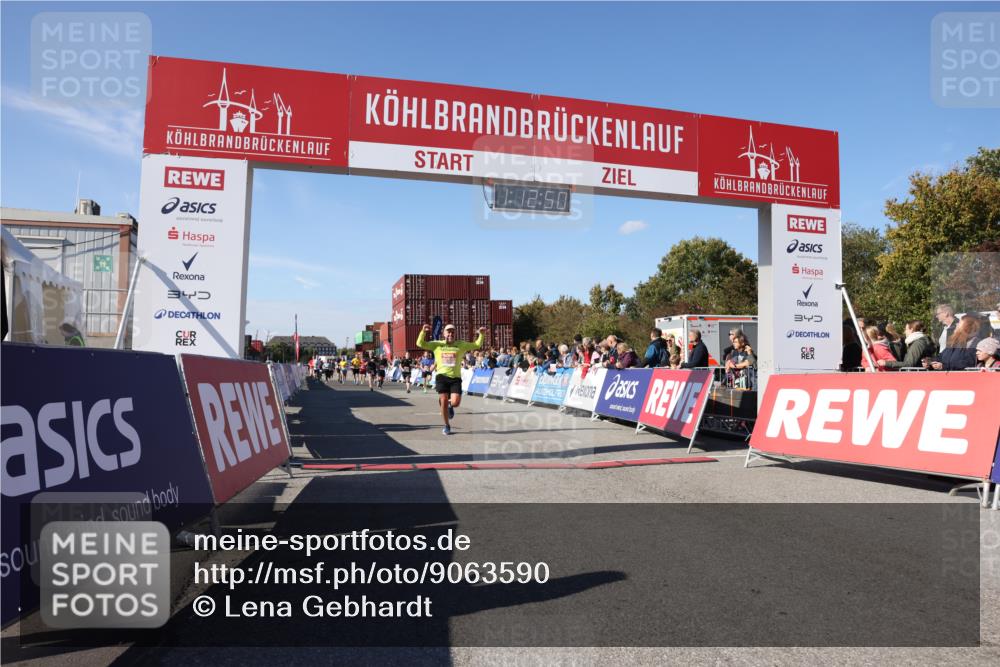 03.10.2025 - Köhlbrandbrückenlauf Lena Gebhardt http://msf.ph/oto/9063590 03.10.2025 13:12:51 Ziel 4048, 4391, 4392, 4446, 4527, 4671, 4855, 4965, 4975, 5916, 6497, 6791 meine-sportfotos.de