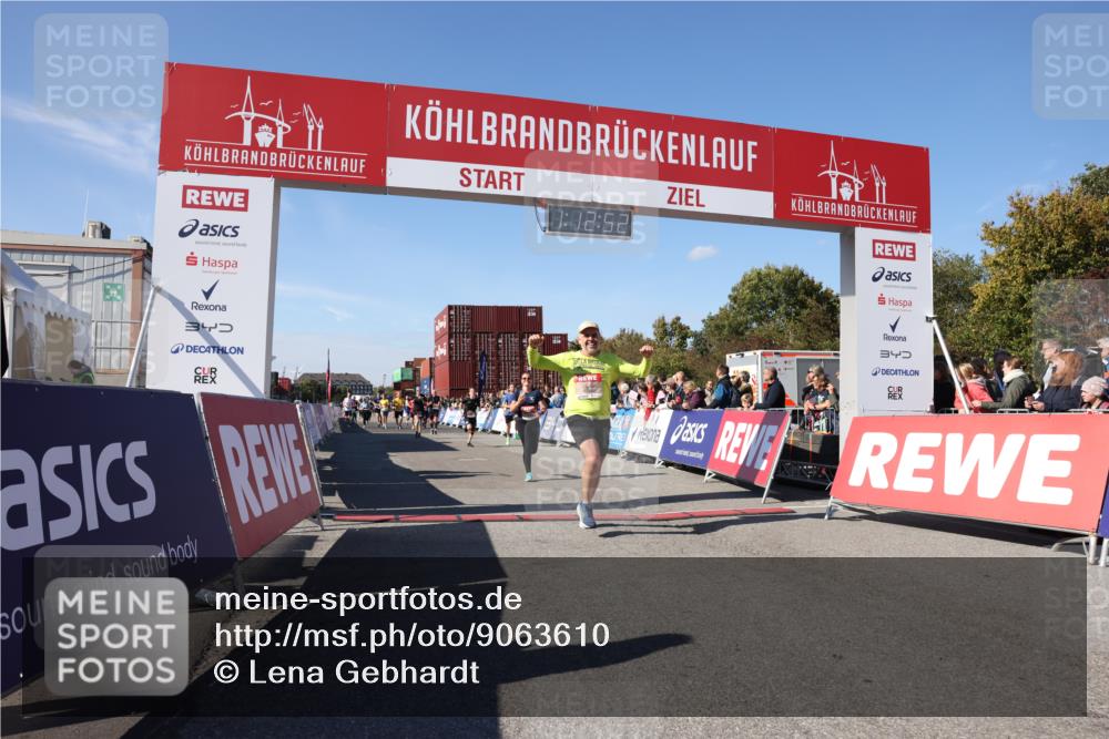 03.10.2025 - Köhlbrandbrückenlauf Lena Gebhardt http://msf.ph/oto/9063610 03.10.2025 13:12:52 Ziel 4391, 4392, 4446, 4487, 4527, 4671, 4855, 4965, 4975, 5916, 6497, 6530, 6791 meine-sportfotos.de