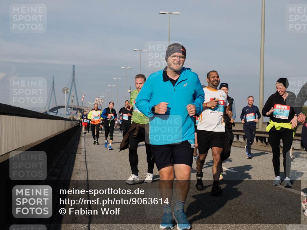 03.10.2025 - Köhlbrandbrückenlauf Fabian Wolf http://msf.ph/oto/9063614 03.10.2025 10:06:54 Position 3 3846, 3399 meine-sportfotos.de