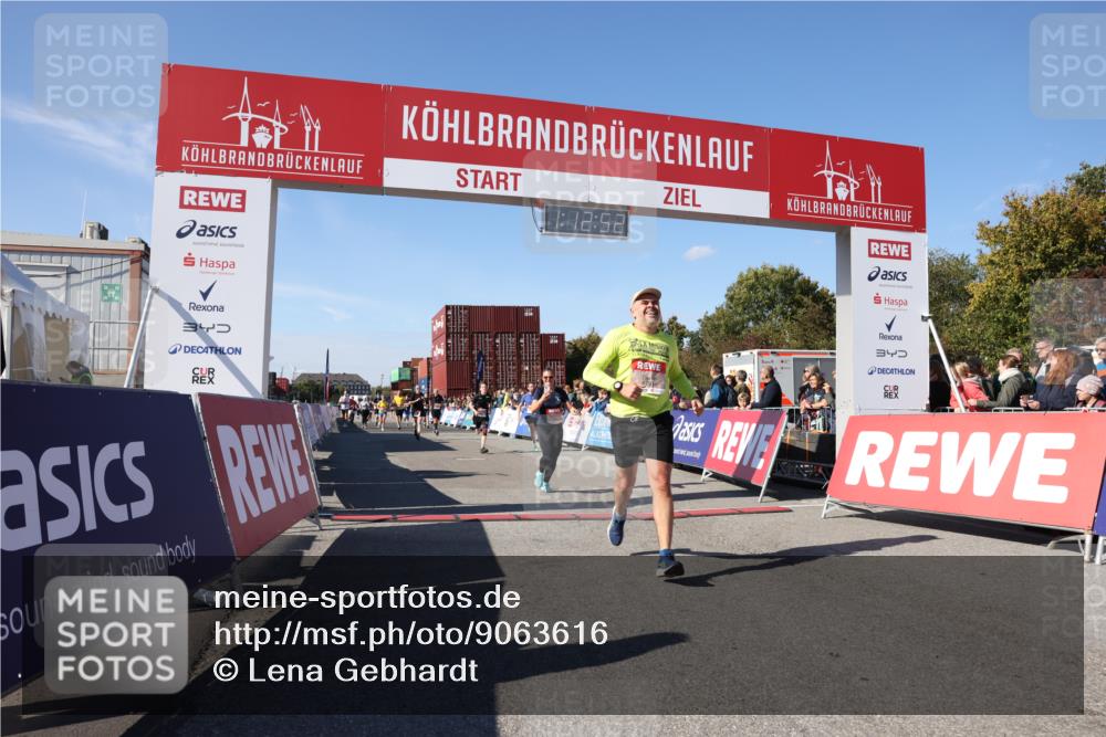 03.10.2025 - Köhlbrandbrückenlauf Lena Gebhardt http://msf.ph/oto/9063616 03.10.2025 13:12:52 Ziel 4391, 4392, 4446, 4487, 4527, 4671, 4855, 4965, 4975, 5916, 6497, 6530, 6791 meine-sportfotos.de
