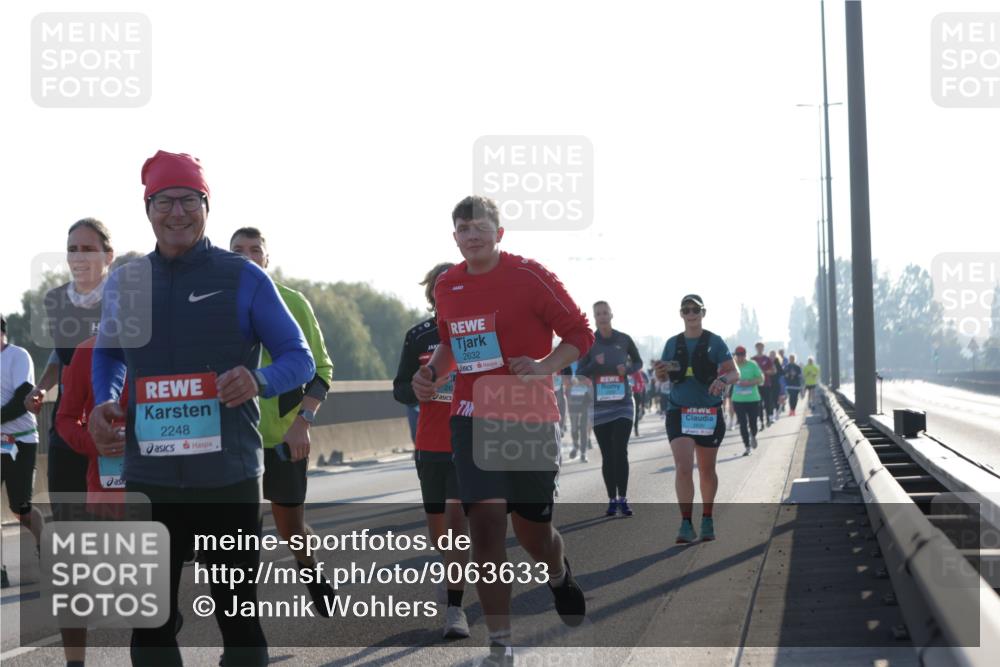 03.10.2025 - Köhlbrandbrückenlauf Jannik Wohlers http://msf.ph/oto/9063633 03.10.2025 09:24:18 Position 3 2248, 2632 meine-sportfotos.de