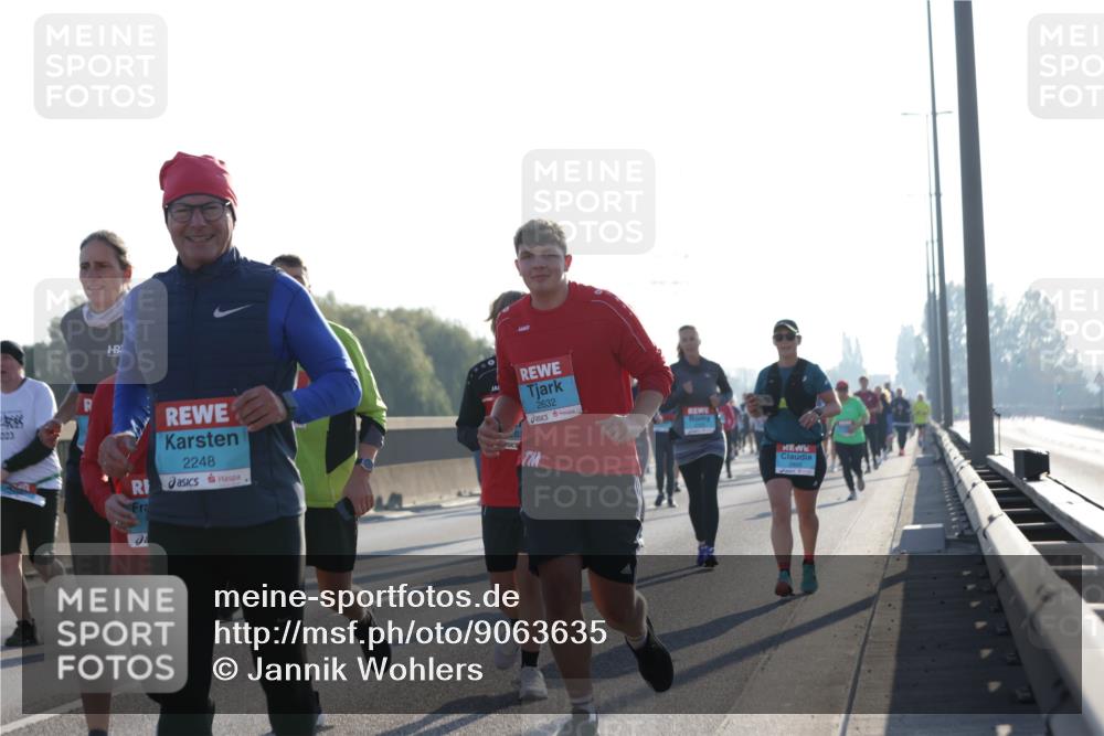 03.10.2025 - Köhlbrandbrückenlauf Jannik Wohlers http://msf.ph/oto/9063635 03.10.2025 09:24:18 Position 3 023, 2248, 2632 meine-sportfotos.de