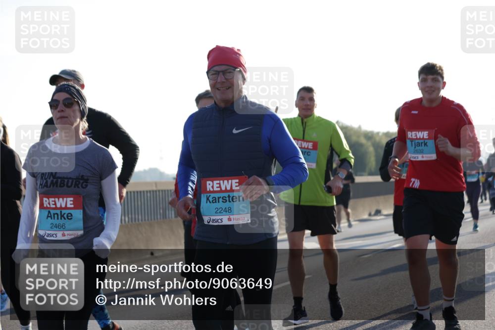 03.10.2025 - Köhlbrandbrückenlauf Jannik Wohlers http://msf.ph/oto/9063649 03.10.2025 09:24:19 Position 3 2466, 2248, 2632 meine-sportfotos.de