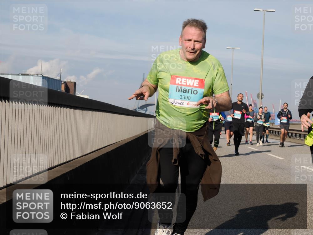 03.10.2025 - Köhlbrandbrückenlauf Fabian Wolf http://msf.ph/oto/9063652 03.10.2025 10:06:56 Position 3 3398 meine-sportfotos.de