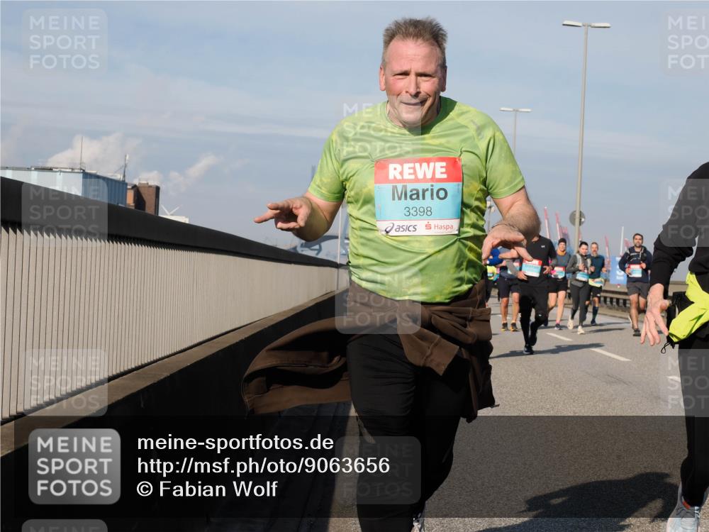 03.10.2025 - Köhlbrandbrückenlauf Fabian Wolf http://msf.ph/oto/9063656 03.10.2025 10:06:56 Position 3 3398 meine-sportfotos.de