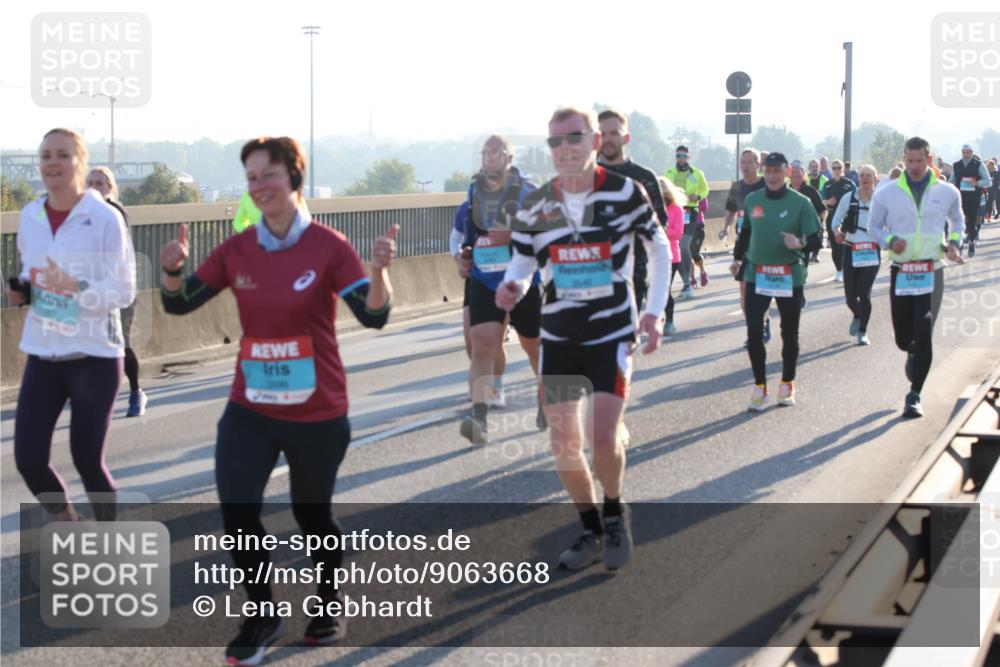 03.10.2025 - Köhlbrandbrückenlauf Lena Gebhardt http://msf.ph/oto/9063668 03.10.2025 09:21:01 Position 1  meine-sportfotos.de