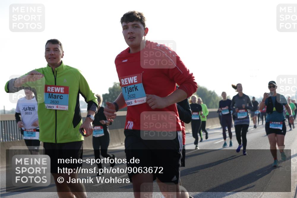 03.10.2025 - Köhlbrandbrückenlauf Jannik Wohlers http://msf.ph/oto/9063672 03.10.2025 09:24:20 Position 3 2630, 2023, 2632 meine-sportfotos.de