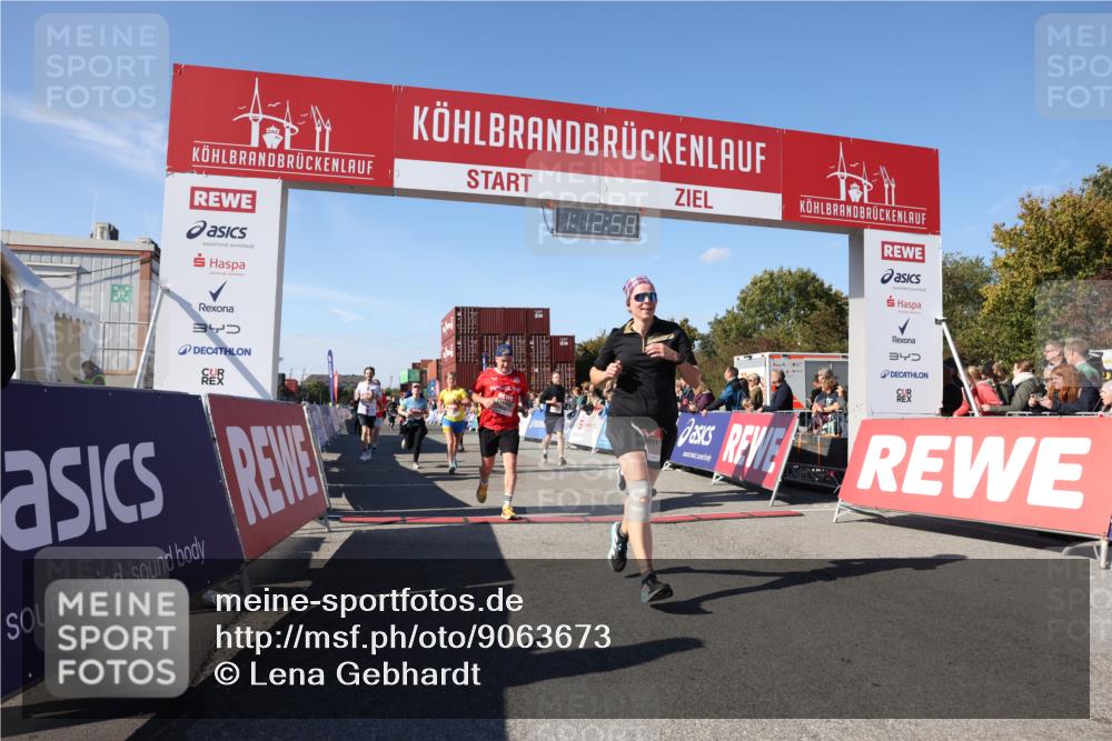 03.10.2025 - Köhlbrandbrückenlauf Lena Gebhardt http://msf.ph/oto/9063673 03.10.2025 13:12:59 Ziel 4446, 4487, 4528, 4559, 4628, 4671, 4748, 4965, 5051, 5381, 5673, 5674, 6303, 6496, 6497, 6530, 6791 meine-sportfotos.de