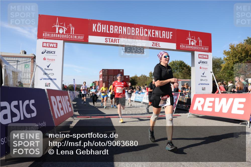 03.10.2025 - Köhlbrandbrückenlauf Lena Gebhardt http://msf.ph/oto/9063680 03.10.2025 13:12:59 Ziel 4446, 4487, 4528, 4559, 4628, 4671, 4748, 4965, 5051, 5381, 5673, 5674, 6303, 6496, 6497, 6530, 6791 meine-sportfotos.de