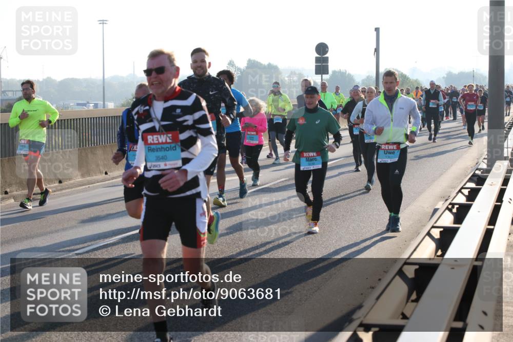 03.10.2025 - Köhlbrandbrückenlauf Lena Gebhardt http://msf.ph/oto/9063681 03.10.2025 09:21:02 Position 1 3540 meine-sportfotos.de