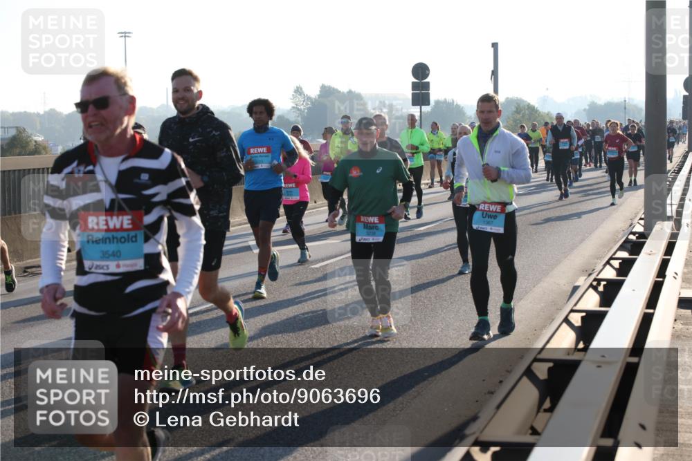 03.10.2025 - Köhlbrandbrückenlauf Lena Gebhardt http://msf.ph/oto/9063696 03.10.2025 09:21:02 Position 1 3540, 3238, 1367 meine-sportfotos.de