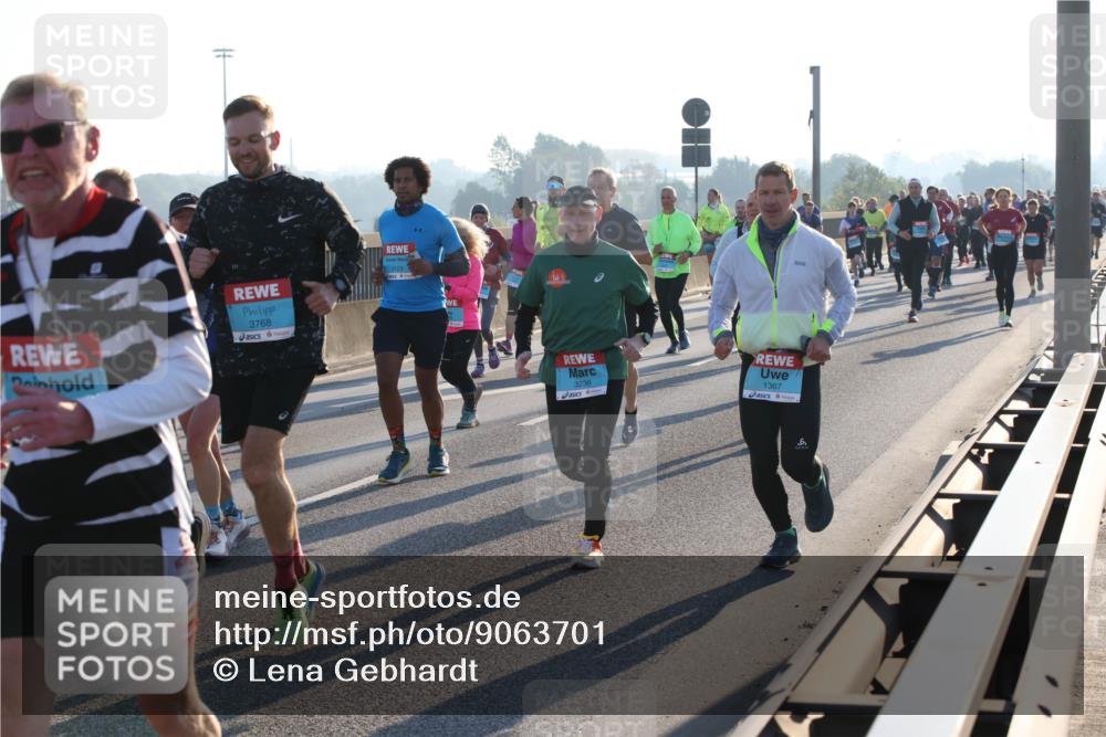 03.10.2025 - Köhlbrandbrückenlauf Lena Gebhardt http://msf.ph/oto/9063701 03.10.2025 09:21:02 Position 1 3768, 3238, 1367, 6 meine-sportfotos.de