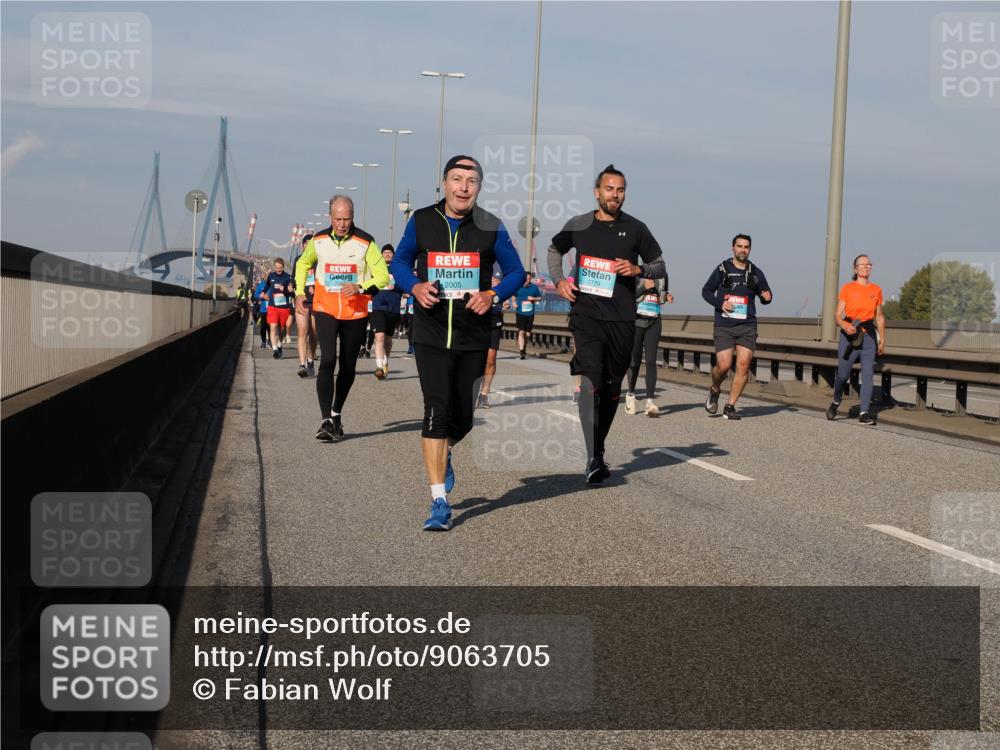 03.10.2025 - Köhlbrandbrückenlauf Fabian Wolf http://msf.ph/oto/9063705 03.10.2025 10:06:59 Position 3 2005 meine-sportfotos.de