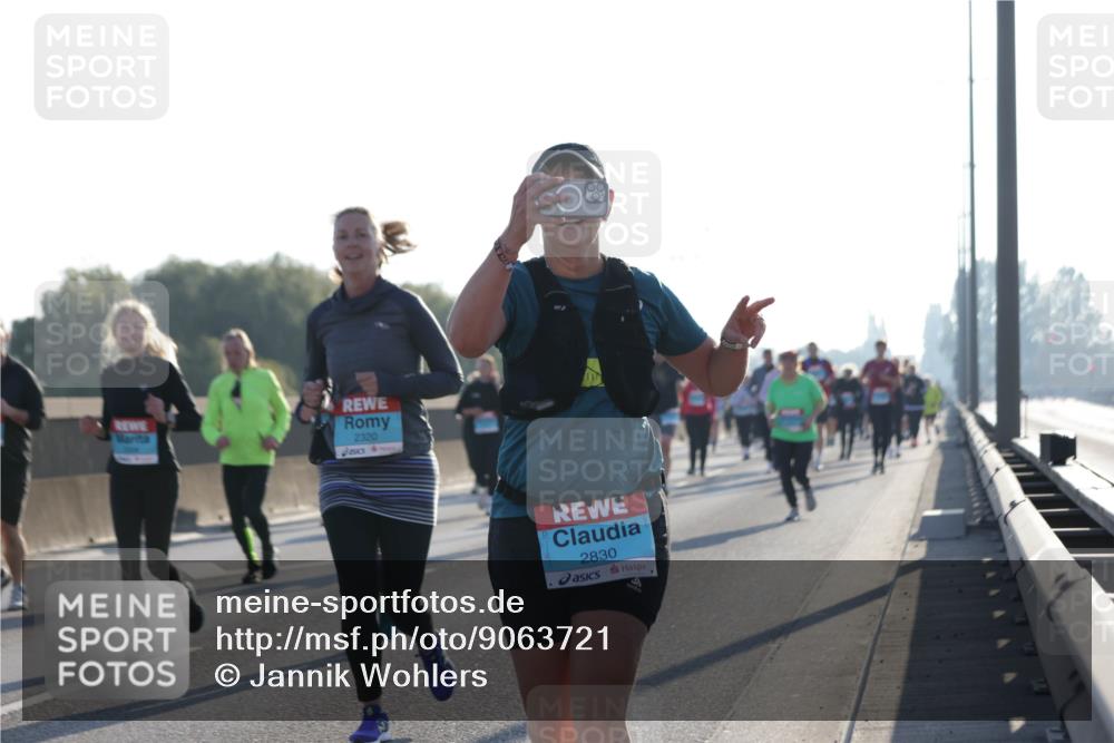 03.10.2025 - Köhlbrandbrückenlauf Jannik Wohlers http://msf.ph/oto/9063721 03.10.2025 09:24:22 Position 3 2320, 2830 meine-sportfotos.de