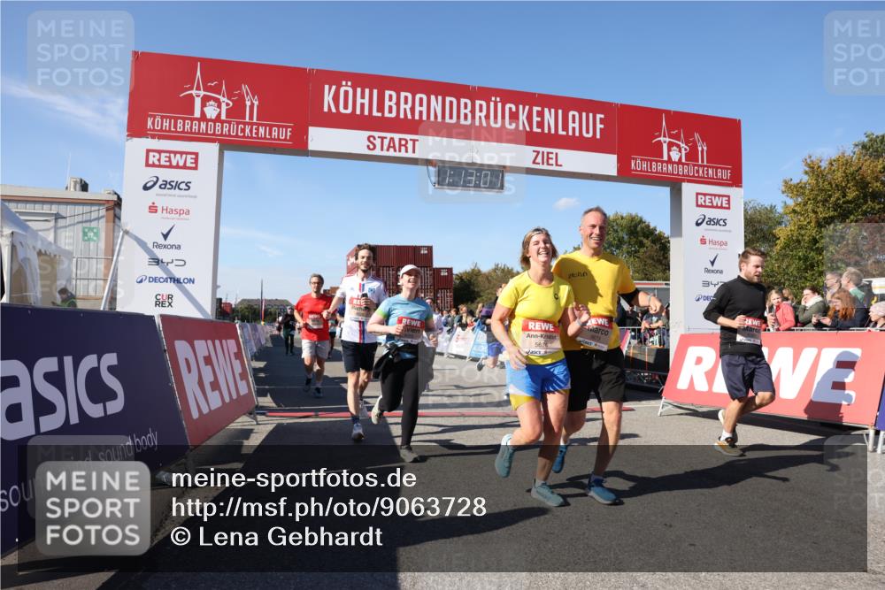 03.10.2025 - Köhlbrandbrückenlauf Lena Gebhardt http://msf.ph/oto/9063728 03.10.2025 13:13:01 Ziel 4446, 4487, 4528, 4559, 4628, 4671, 4748, 4965, 5051, 5381, 5673, 5674, 6303, 6496, 6497, 6530, 6705, 6742, 6791 meine-sportfotos.de