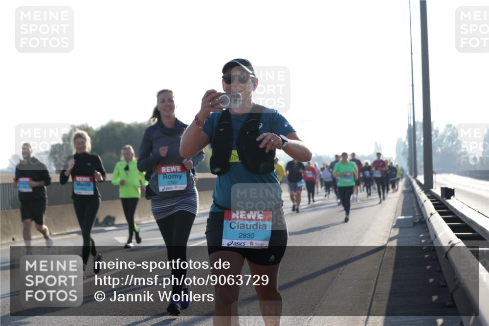 03.10.2025 - Köhlbrandbrückenlauf Jannik Wohlers http://msf.ph/oto/9063729 03.10.2025 09:24:22 Position 3 2320, 2830 meine-sportfotos.de