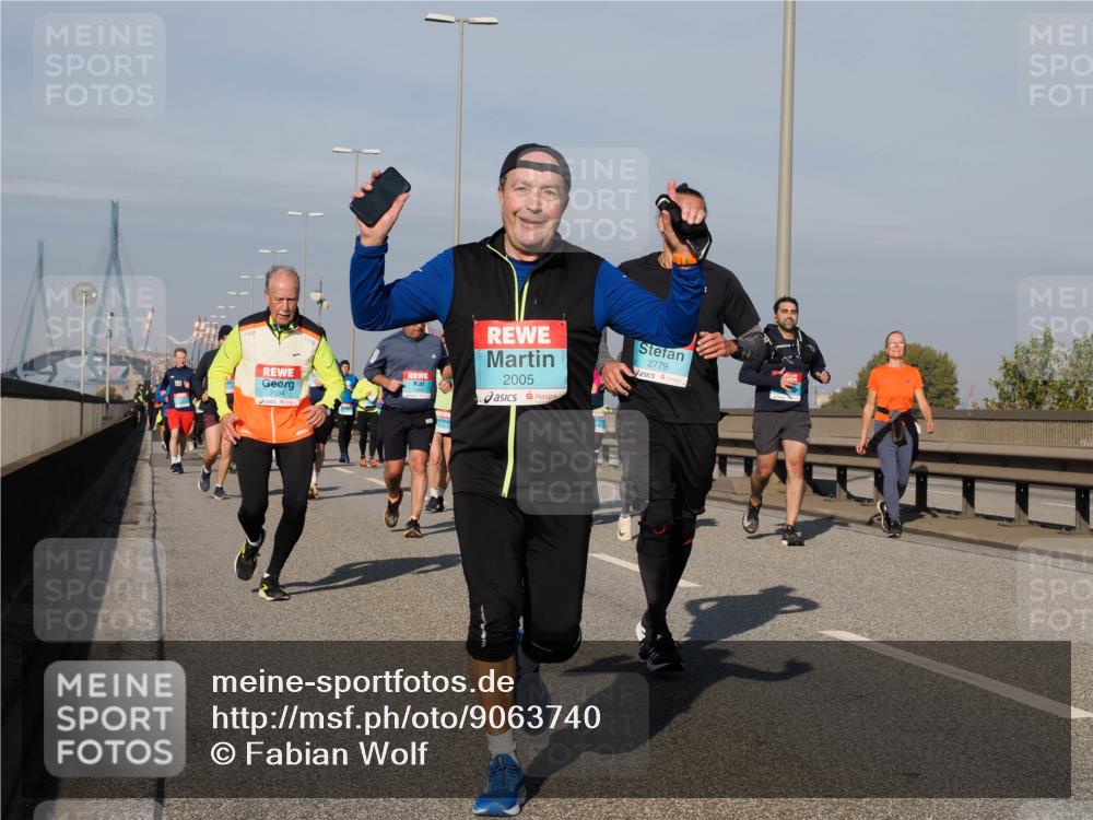 03.10.2025 - Köhlbrandbrückenlauf Fabian Wolf http://msf.ph/oto/9063740 03.10.2025 10:07:00 Position 3 2004, 2005, 2779 meine-sportfotos.de