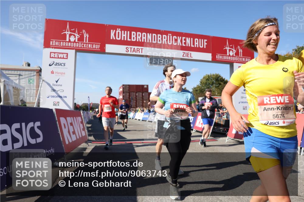 03.10.2025 - Köhlbrandbrückenlauf Lena Gebhardt http://msf.ph/oto/9063743 03.10.2025 13:13:02 Ziel 4446, 4487, 4528, 4559, 4628, 4671, 4748, 4965, 5051, 5381, 5673, 5674, 6303, 6393, 6496, 6497, 6530, 6705, 6742, 6755 meine-sportfotos.de