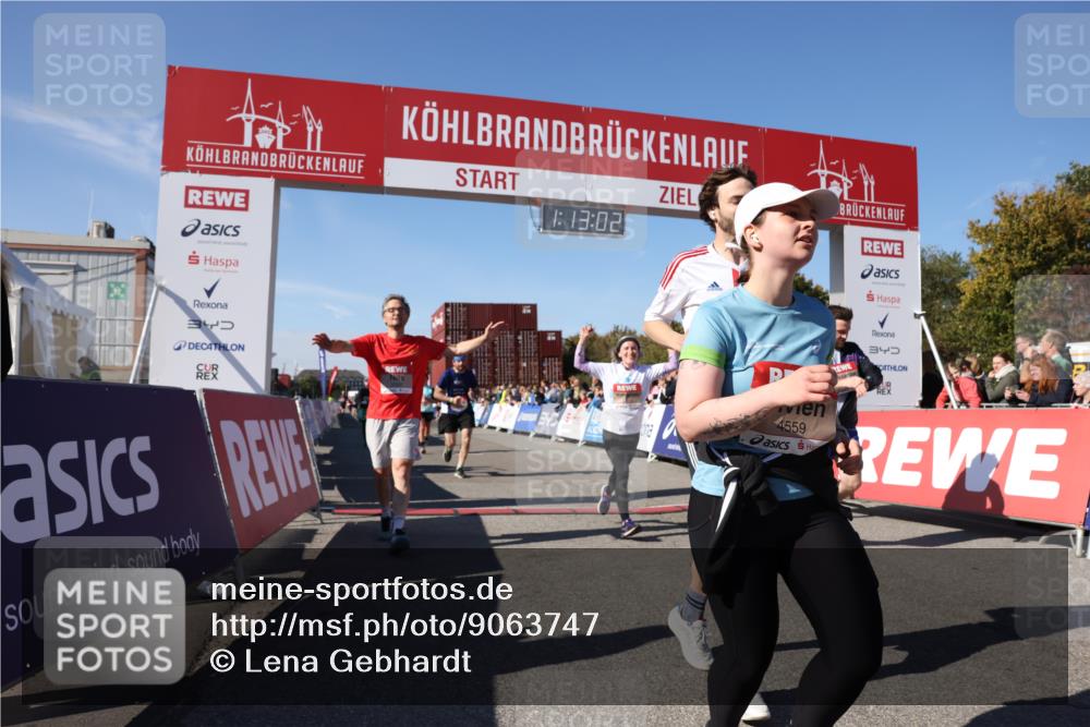 03.10.2025 - Köhlbrandbrückenlauf Lena Gebhardt http://msf.ph/oto/9063747 03.10.2025 13:13:03 Ziel 4446, 4487, 4528, 4559, 4628, 4748, 4965, 5051, 5381, 5673, 5674, 6303, 6393, 6496, 6497, 6530, 6705, 6742, 6755 meine-sportfotos.de