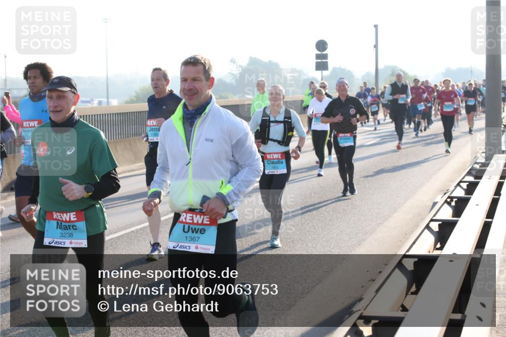 03.10.2025 - Köhlbrandbrückenlauf Lena Gebhardt http://msf.ph/oto/9063753 03.10.2025 09:21:04 Position 1 312, 1739, 3238, 1367, 65, 1919 meine-sportfotos.de