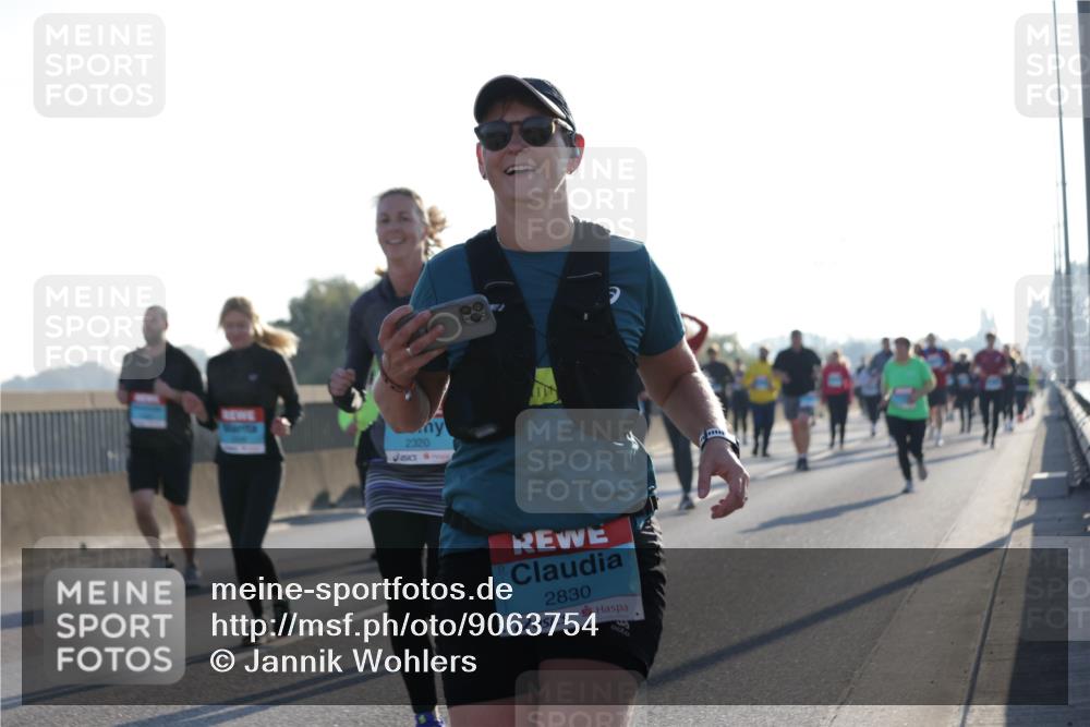 03.10.2025 - Köhlbrandbrückenlauf Jannik Wohlers http://msf.ph/oto/9063754 03.10.2025 09:24:23 Position 3 2320, 2830 meine-sportfotos.de