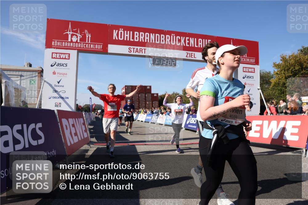 03.10.2025 - Köhlbrandbrückenlauf Lena Gebhardt http://msf.ph/oto/9063755 03.10.2025 13:13:03 Ziel 4446, 4487, 4528, 4559, 4628, 4748, 4965, 5051, 5381, 5673, 5674, 6303, 6393, 6496, 6497, 6530, 6705, 6742, 6755 meine-sportfotos.de