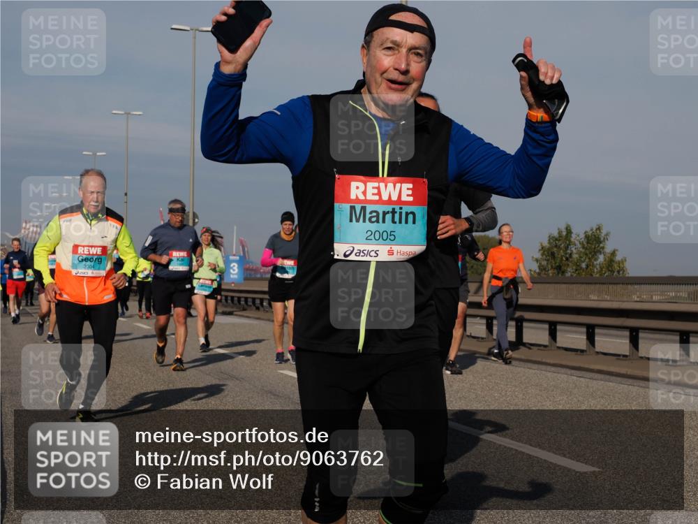 03.10.2025 - Köhlbrandbrückenlauf Fabian Wolf http://msf.ph/oto/9063762 03.10.2025 10:07:01 Position 3 2004, 2005 meine-sportfotos.de