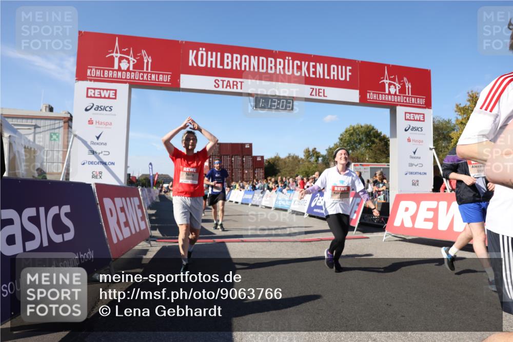 03.10.2025 - Köhlbrandbrückenlauf Lena Gebhardt http://msf.ph/oto/9063766 03.10.2025 13:13:03 Ziel 4446, 4487, 4528, 4559, 4628, 4748, 4965, 5051, 5381, 5673, 5674, 6303, 6393, 6496, 6497, 6530, 6705, 6742, 6755 meine-sportfotos.de