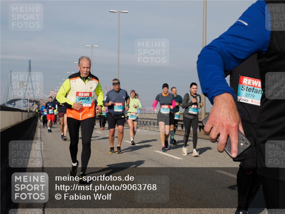03.10.2025 - Köhlbrandbrückenlauf Fabian Wolf http://msf.ph/oto/9063768 03.10.2025 10:07:02 Position 3 2004, 2779 meine-sportfotos.de