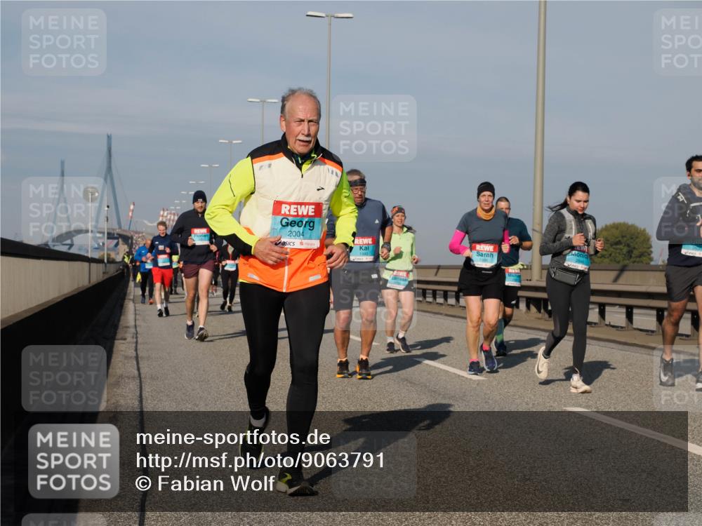 03.10.2025 - Köhlbrandbrückenlauf Fabian Wolf http://msf.ph/oto/9063791 03.10.2025 10:07:02 Position 3 2004, 1993, 2644 meine-sportfotos.de