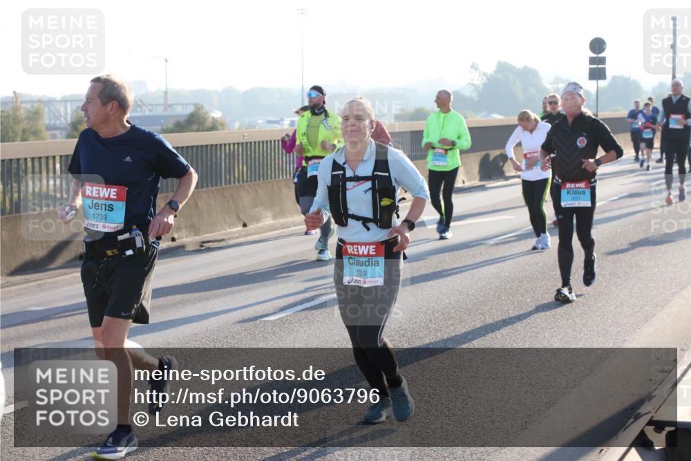 03.10.2025 - Köhlbrandbrückenlauf Lena Gebhardt http://msf.ph/oto/9063796 03.10.2025 09:21:05 Position 1 1739, 1919 meine-sportfotos.de