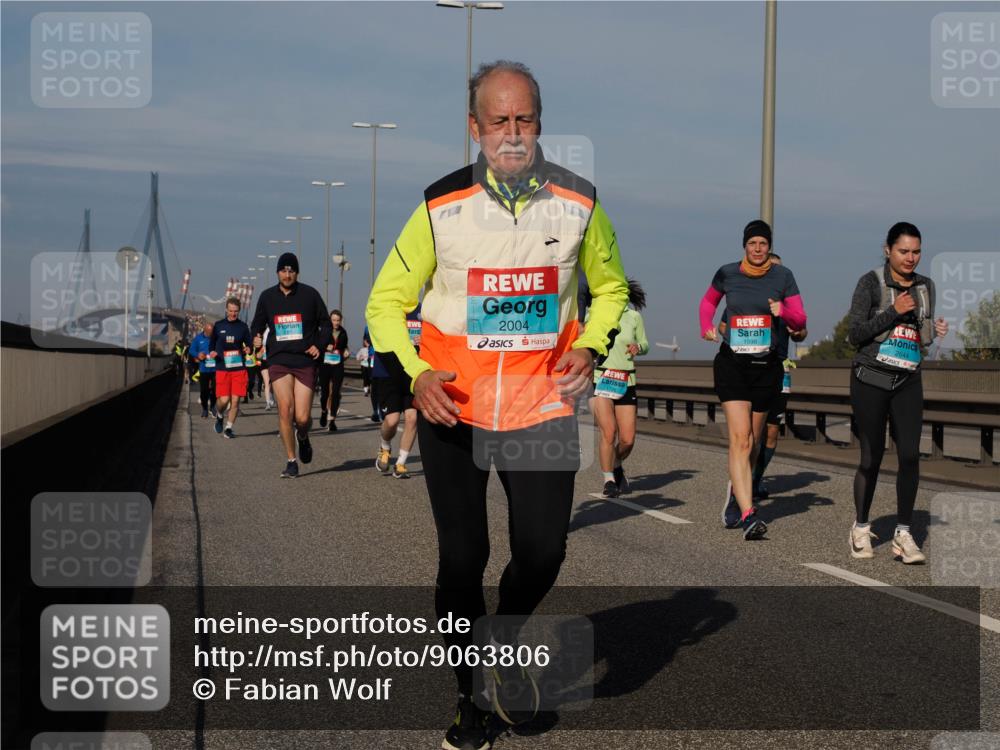 03.10.2025 - Köhlbrandbrückenlauf Fabian Wolf http://msf.ph/oto/9063806 03.10.2025 10:07:03 Position 3 2004, 1998, 2644 meine-sportfotos.de