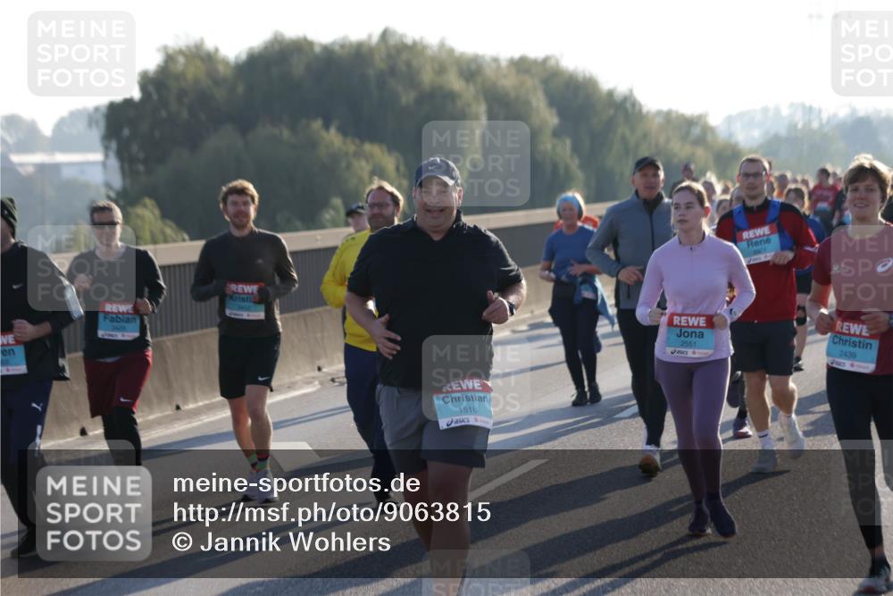 03.10.2025 - Köhlbrandbrückenlauf Jannik Wohlers http://msf.ph/oto/9063815 03.10.2025 09:24:31 Position 3 3452, 1518, 2551, 2439 meine-sportfotos.de