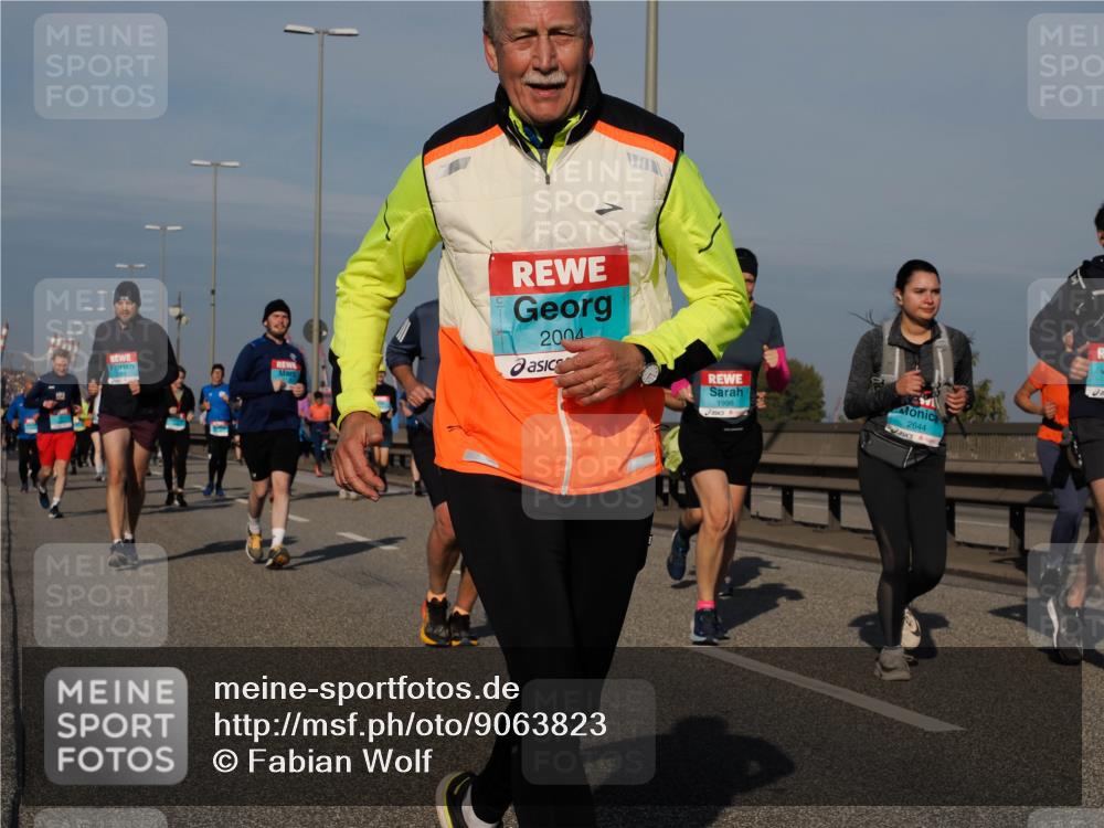 03.10.2025 - Köhlbrandbrückenlauf Fabian Wolf http://msf.ph/oto/9063823 03.10.2025 10:07:04 Position 3 2004, 1998, 2644 meine-sportfotos.de