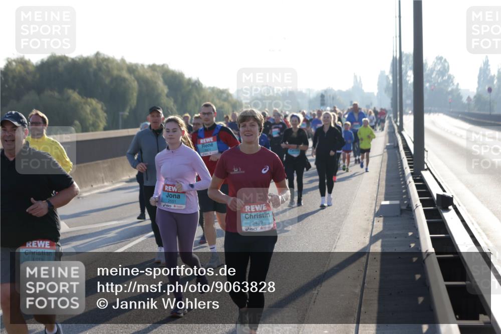 03.10.2025 - Köhlbrandbrückenlauf Jannik Wohlers http://msf.ph/oto/9063828 03.10.2025 09:24:32 Position 3 1518, 2551, 2439 meine-sportfotos.de