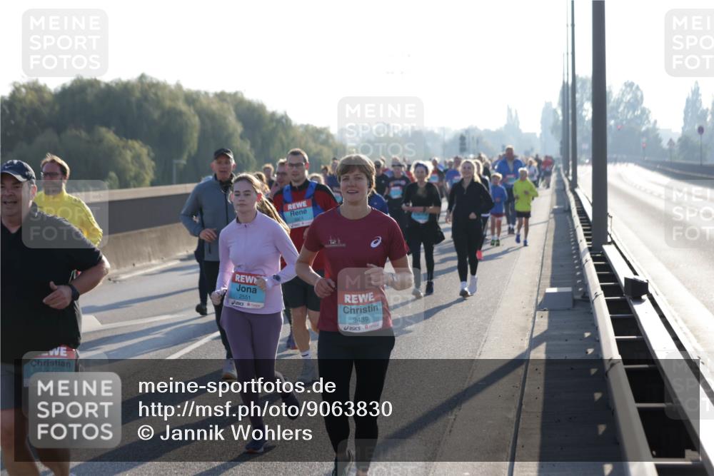 03.10.2025 - Köhlbrandbrückenlauf Jannik Wohlers http://msf.ph/oto/9063830 03.10.2025 09:24:32 Position 3 1518, 2374, 2551, 2439 meine-sportfotos.de