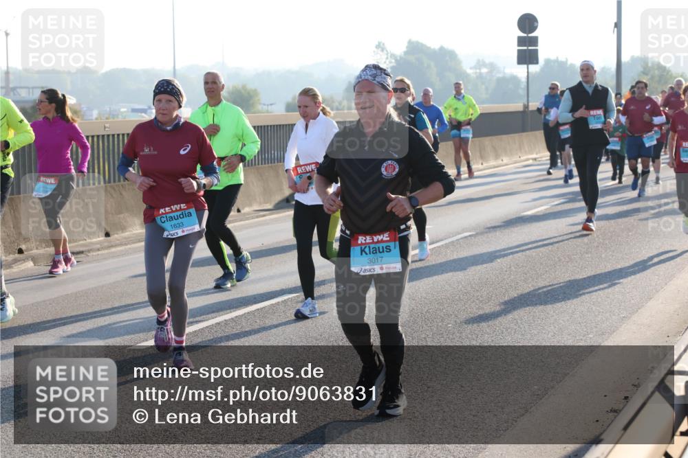 03.10.2025 - Köhlbrandbrückenlauf Lena Gebhardt http://msf.ph/oto/9063831 03.10.2025 09:21:06 Position 1 1633, 3017 meine-sportfotos.de