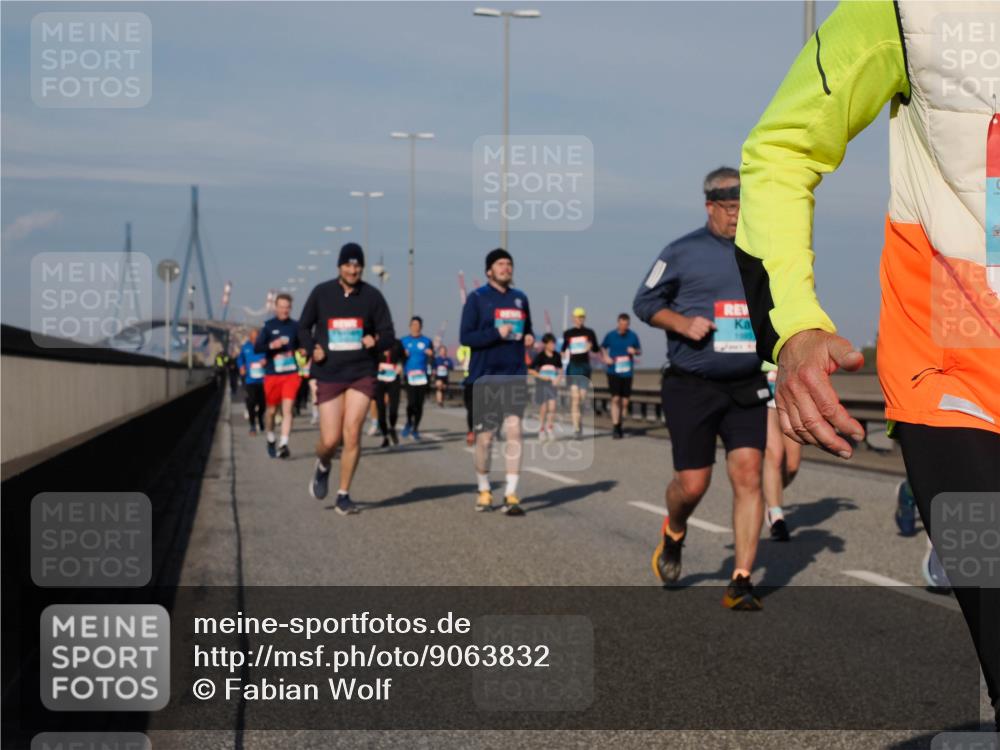 03.10.2025 - Köhlbrandbrückenlauf Fabian Wolf http://msf.ph/oto/9063832 03.10.2025 10:07:04 Position 3  meine-sportfotos.de