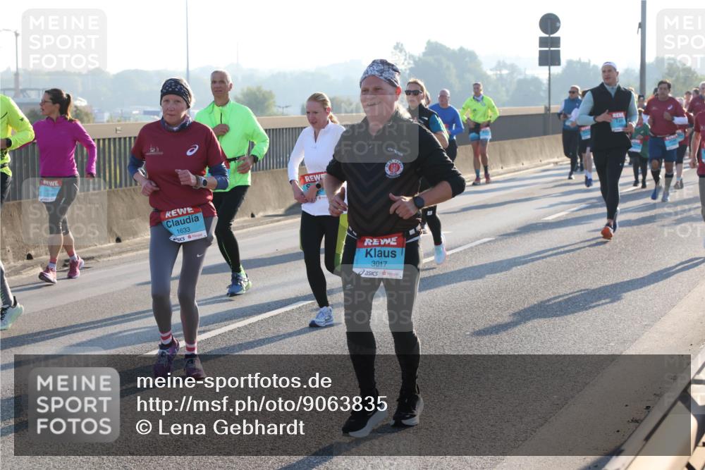 03.10.2025 - Köhlbrandbrückenlauf Lena Gebhardt http://msf.ph/oto/9063835 03.10.2025 09:21:06 Position 1 1633, 3017 meine-sportfotos.de