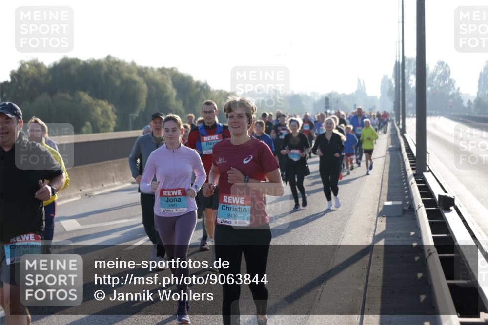 03.10.2025 - Köhlbrandbrückenlauf Jannik Wohlers http://msf.ph/oto/9063844 03.10.2025 09:24:33 Position 3 1518, 2551, 2439 meine-sportfotos.de