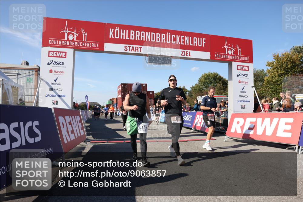 03.10.2025 - Köhlbrandbrückenlauf Lena Gebhardt http://msf.ph/oto/9063857 03.10.2025 13:13:10 Ziel 4191, 4193, 4463, 4513, 4528, 4559, 4628, 4748, 5025, 5051, 5204, 5381, 5678, 5852, 6303, 6393, 6496, 6705, 6725, 6742, 6755, 6818 meine-sportfotos.de