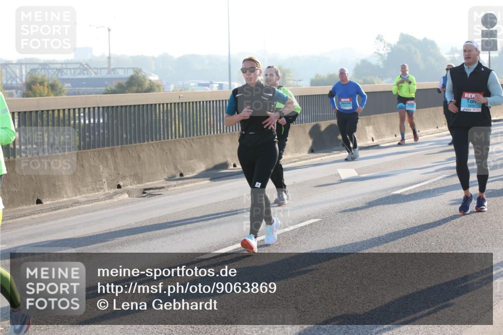 03.10.2025 - Köhlbrandbrückenlauf Lena Gebhardt http://msf.ph/oto/9063869 03.10.2025 09:21:08 Position 1 3435 meine-sportfotos.de