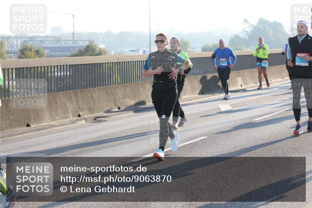 03.10.2025 - Köhlbrandbrückenlauf Lena Gebhardt http://msf.ph/oto/9063870 03.10.2025 09:21:08 Position 1 3435 meine-sportfotos.de