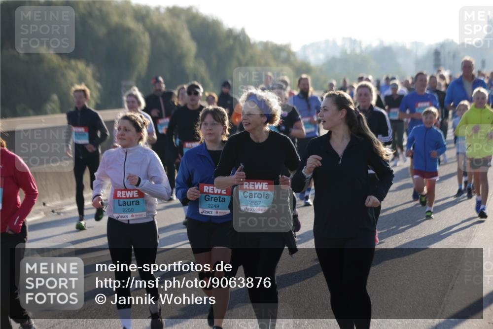 03.10.2025 - Köhlbrandbrückenlauf Jannik Wohlers http://msf.ph/oto/9063876 03.10.2025 09:24:36 Position 3 2250, 2249, 2557 meine-sportfotos.de