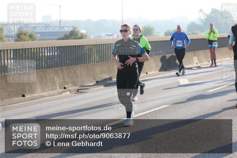 03.10.2025 - Köhlbrandbrückenlauf Lena Gebhardt http://msf.ph/oto/9063877 03.10.2025 09:21:08 Position 1  meine-sportfotos.de