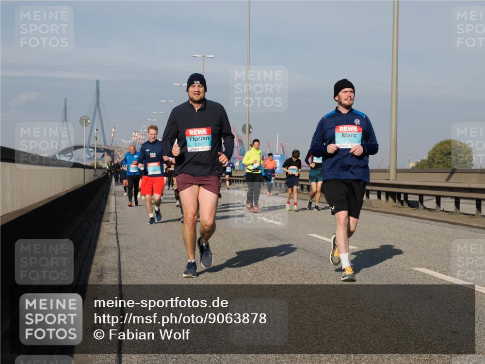 03.10.2025 - Köhlbrandbrückenlauf Fabian Wolf http://msf.ph/oto/9063878 03.10.2025 10:07:06 Position 3 2351, 2371 meine-sportfotos.de