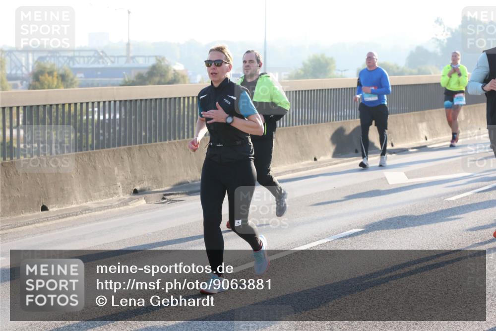 03.10.2025 - Köhlbrandbrückenlauf Lena Gebhardt http://msf.ph/oto/9063881 03.10.2025 09:21:08 Position 1  meine-sportfotos.de