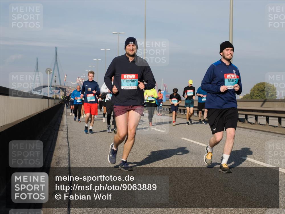 03.10.2025 - Köhlbrandbrückenlauf Fabian Wolf http://msf.ph/oto/9063889 03.10.2025 10:07:07 Position 3 2351, 2371 meine-sportfotos.de